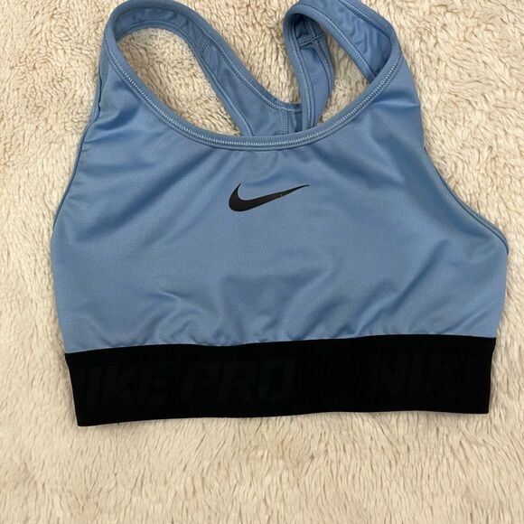 nike sports bra - Picture 1 of 2
